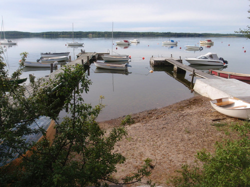 Views along Br&aring;viken Bay.